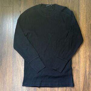 Men’s Alternative ribbed black sweater, size M